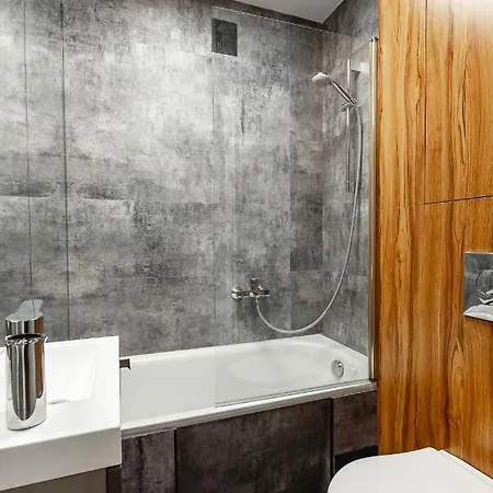Old Town Netflix Romantic City Center Apartment